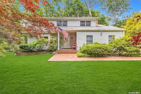 37 Legend Ln, Jamesport, NY 11947