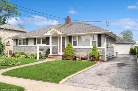 2599 Hicks St, Bellmore, NY 11710