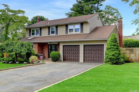 7 Jamor Ct, Nesconset, NY 11767