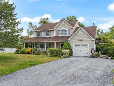 331 Baywood Dr, Baiting Hollow, NY 11933