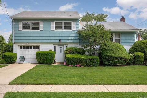 519 Russell St, North Baldwin, NY 11510