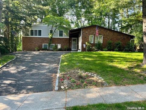 8 Sagamore Rd, East Norwich, NY 11732