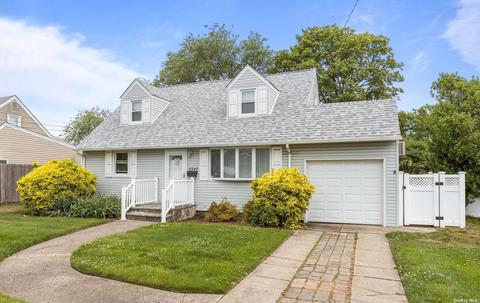 2347 Gladmore St, East Meadow, NY 11554