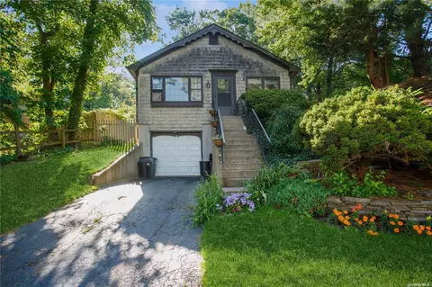 6 Medford Rd, Sound Beach, NY 11789