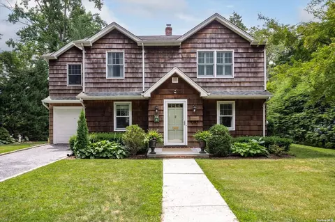 31 Chestnut Ave, Glen Head, NY 11545