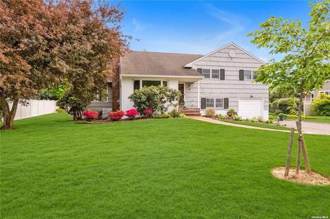 18 Wallingford Dr, Melville, NY 11747