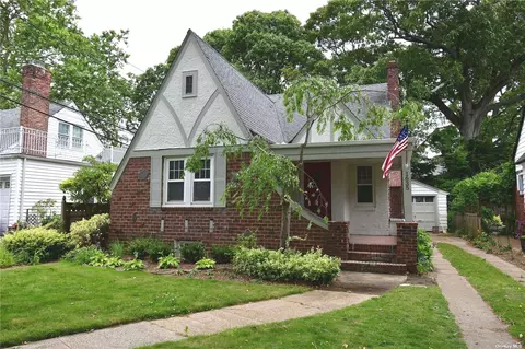 1635 Benedict Pl, Baldwin, NY 11510