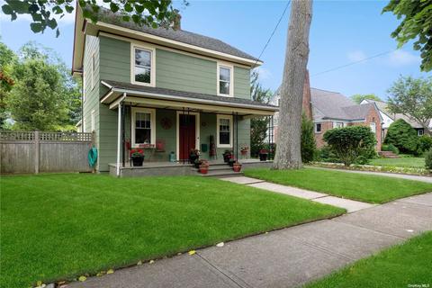 71 Wyandanch Ave, Babylon, NY 11702