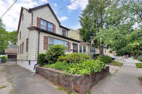 147-16 15 Dr, Whitestone, NY 11357