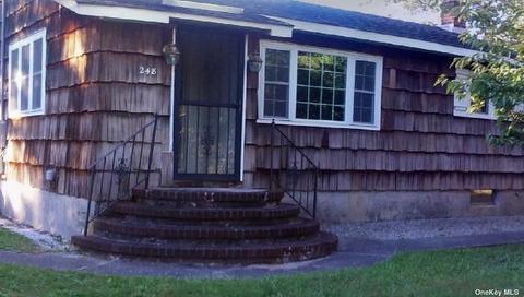 248 Pawnee Ave, Mastic, NY 11950
