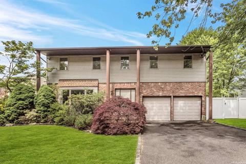 10 Turnberry Ln, Plainview, NY 11803