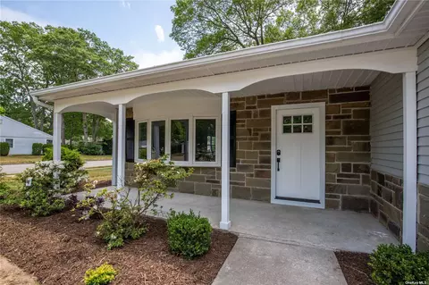 190 Kingston Dr #-, Ridge, NY 11961