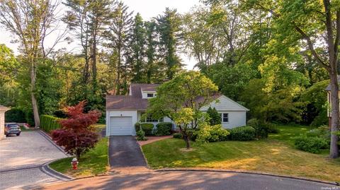 18 Kings Pl, Great Neck, NY 11024