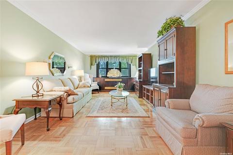 31-31 138th St #1B, Flushing, NY 11354