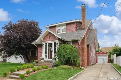 23 Linhurst Pl, Rockville Centre, NY 11570