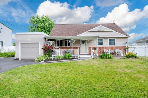 597 Alwick Ave, West Islip, NY 11795