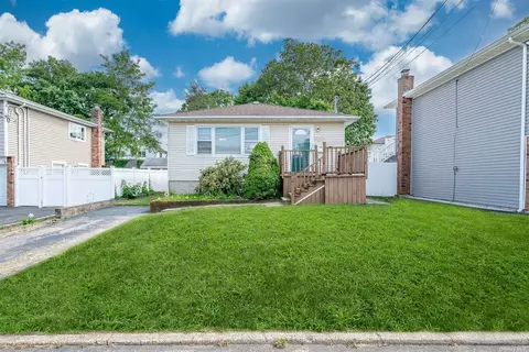 1276 America Ave, West Babylon, NY 11704