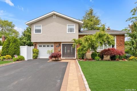 1983 Lowell Ln, Merrick, NY 11566