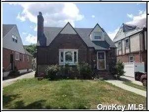 75-58 177th St, Fresh Meadows, NY 11366