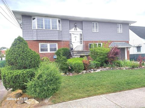 102 Averill Blvd, Franklin Square, NY 11010