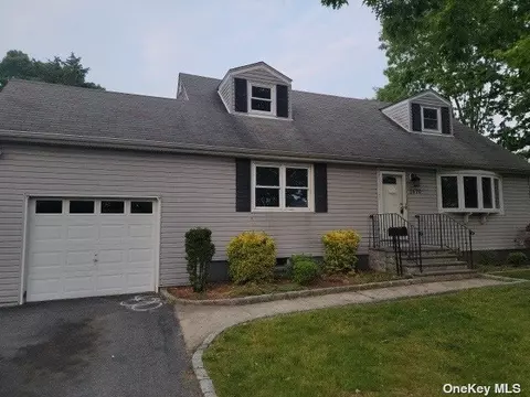 1470 Hawkins Blvd, Copiague, NY 11726