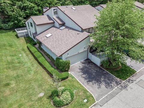 106 Foxwood Dr, Jericho, NY 11753