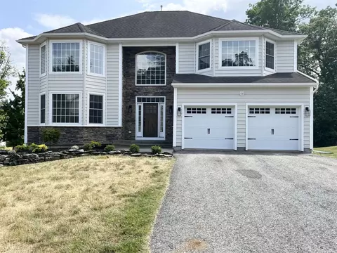 112 Winding Brk, New Windsor, NY 12553