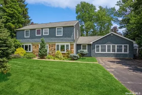 15 Brookfield Ln, South Setauket, NY 11720