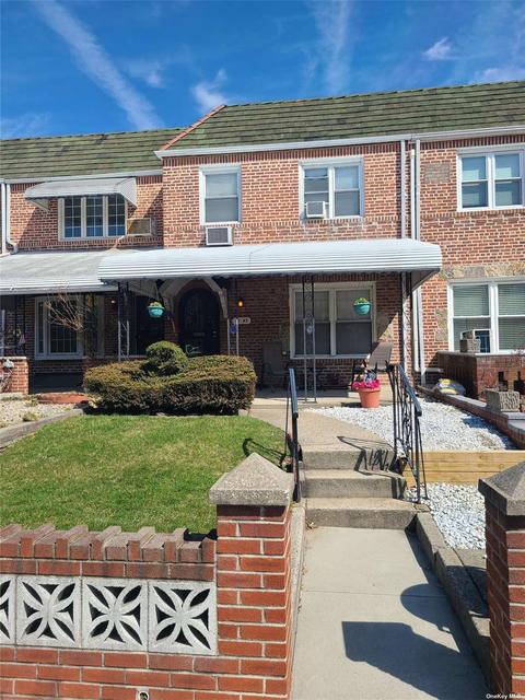 61-43 77th Pl, Flushing, NY 11379