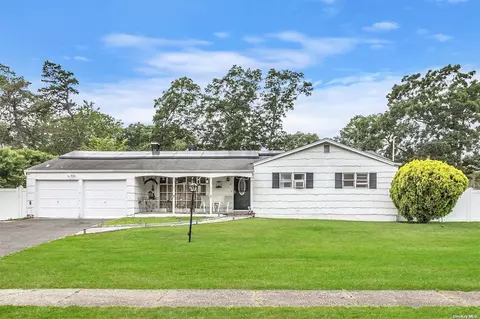 38 Milford Dr, Central Islip, NY 11722
