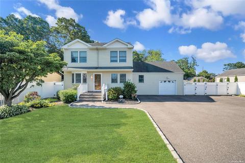 790 Bermuda Rd, West Babylon, NY 11704
