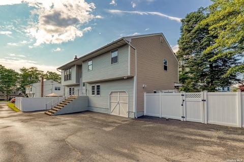 576 Plainview Rd, Plainview, NY 11803