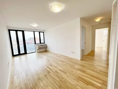 60-70 Woodhaven Blvd #5A, Elmhurst, NY 11373