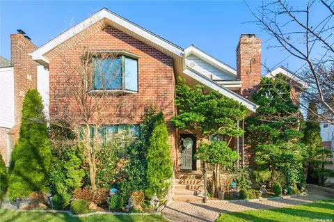 43-25 193rd St, Flushing, NY 11358
