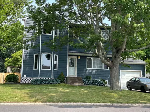 23 14th St, Bohemia, NY 11716