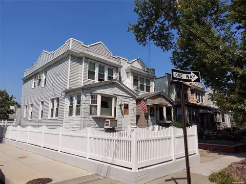 69-22 69th Pl, Glendale, NY 11385