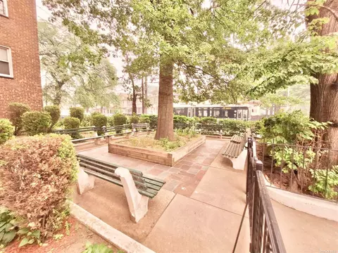 90-59 56th Ave #6G, Elmhurst, NY 11373