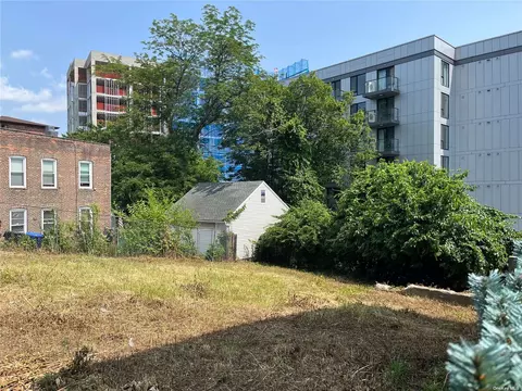 72-08 45th Ave, Woodside, NY 11377