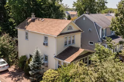 15 South Dr, Valley Stream, NY 11581