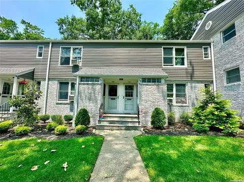 77 Glen Keith Rd # U, Glen Cove, NY 11542