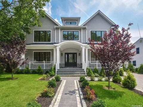 18 Wakefield Ave, Port Washington, NY 11050
