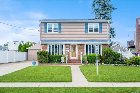 1641 Powers Ave, East Meadow, NY 11554