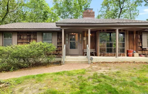 37 Upper Sheep Pasture Rd, East Setauket, NY 11733