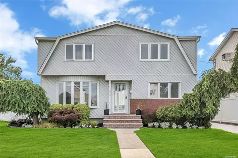 1052 Douglas Ave, Wantagh, NY 11793