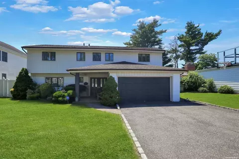 29 Toni Pl, Plainview, NY 11803