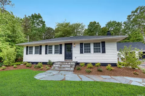 60 Middle Island Miller Place Rd, Mount Sinai, NY 11766