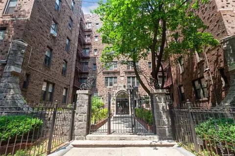 92-05 Whitney #A-47, Elmhurst, NY 11373