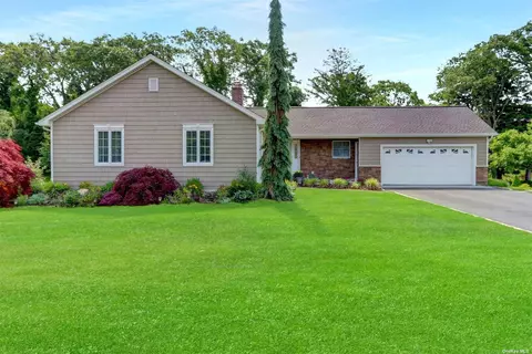 7 Orchard S Rd, Patchogue, NY 11772 photo 1