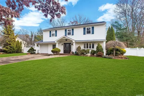 267 Bow Dr, Hauppauge, NY 11788