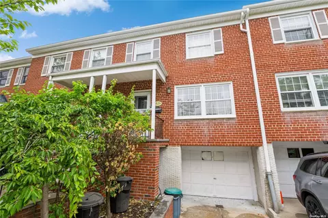 63-25 A Douglaston Pkwy #26, Douglaston, NY 11362